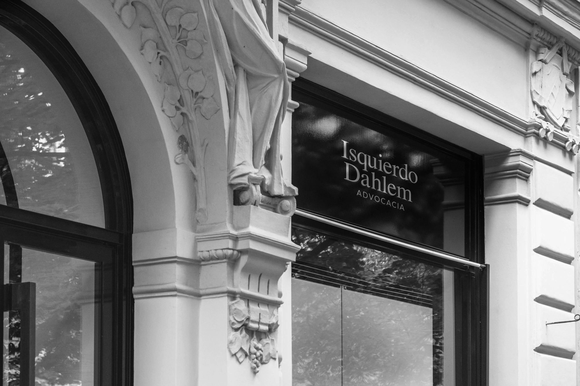 Fachada do escritório Isquierdo Dahlem
